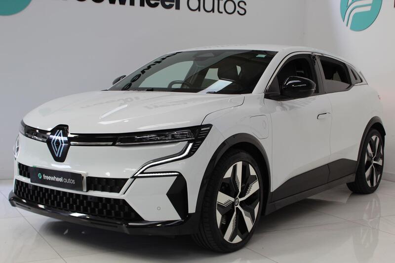 2023 Renault Megane E-Tech in White — image 5 of 5