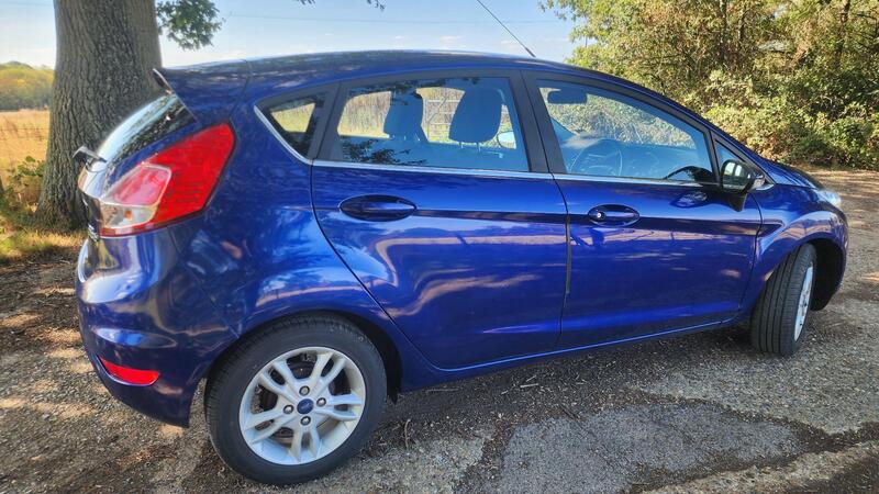 2015 Ford Fiesta — photo 13