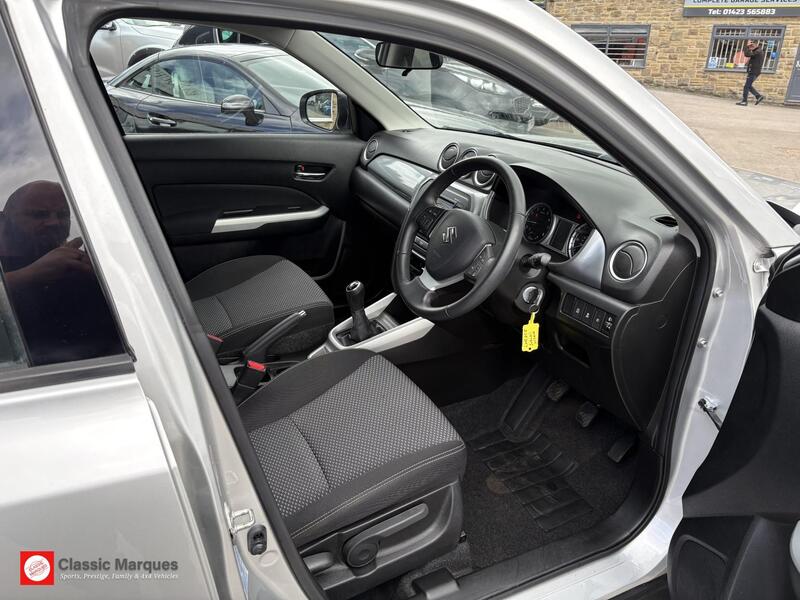 Suzuki Vitara view 2