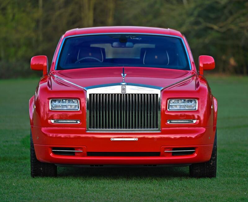 Rolls-Royce Phantom view 2