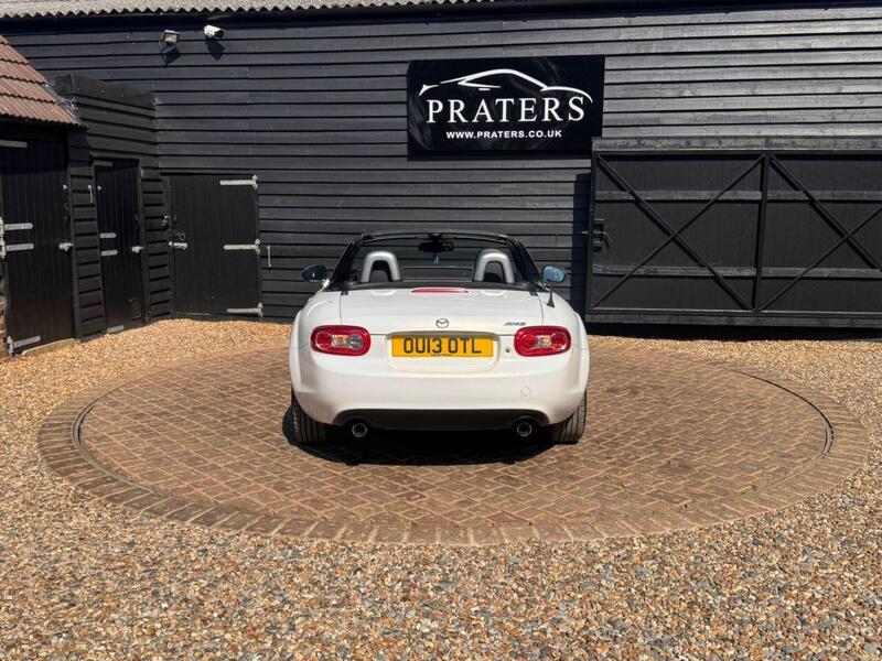 Mazda MX-5 view 4