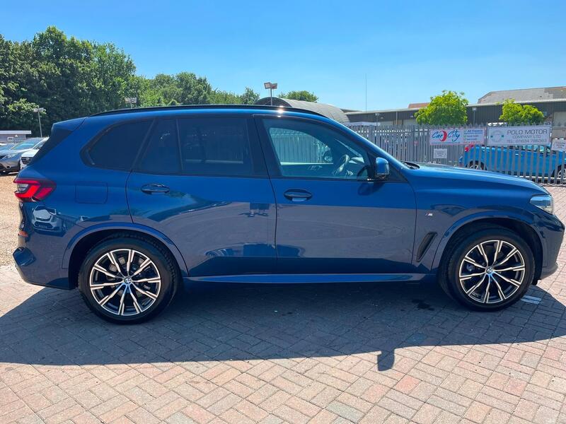 BMW X5 view 2