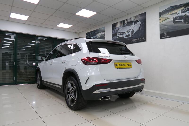 Mercedes-Benz Gla view 4