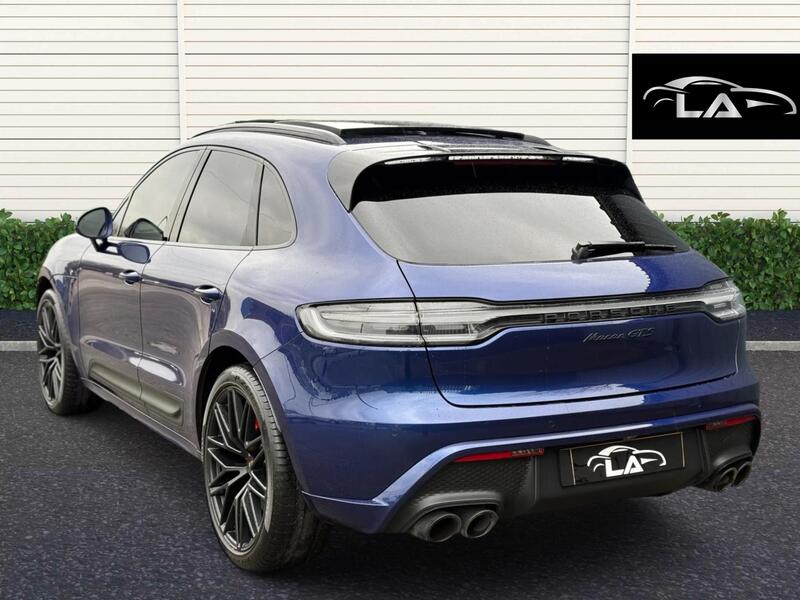 Porsche Macan view 6
