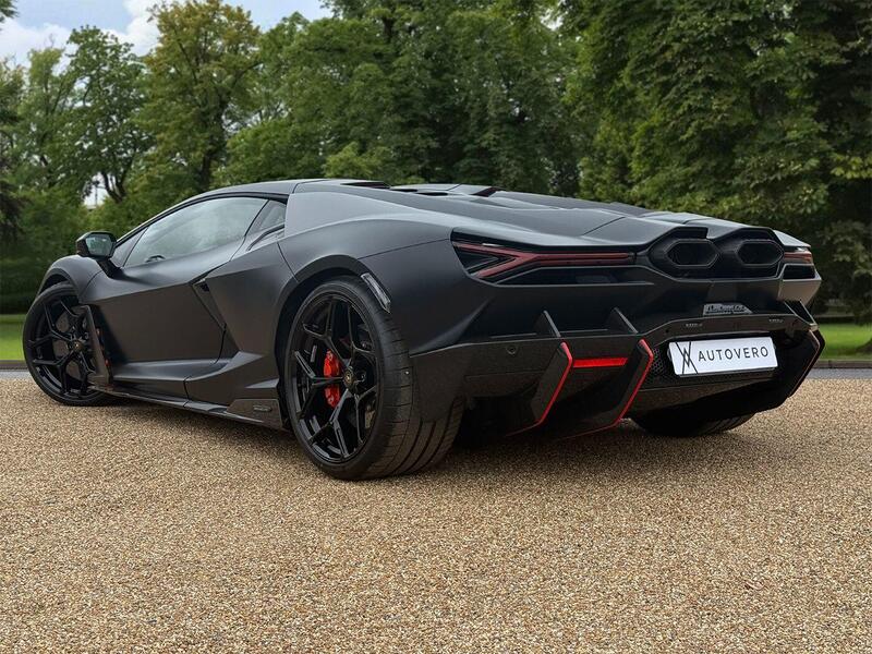 Lamborghini Revuelto view 7
