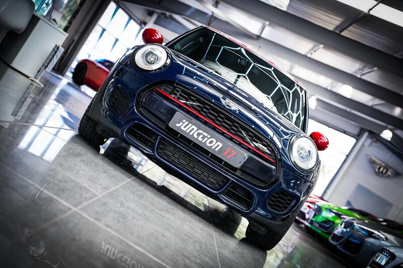 Mini Hatch view 4