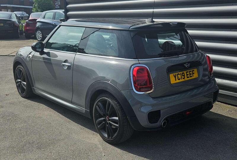 Mini Hatch view 5