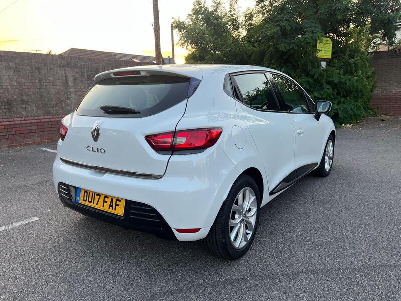 Renault Clio view 7