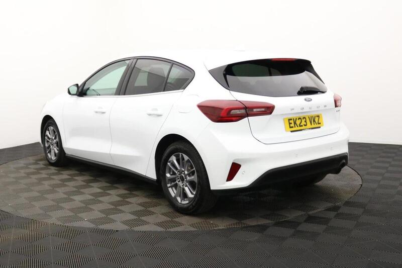Ford Focus view 6