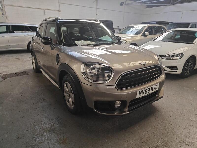 Mini Countryman main image