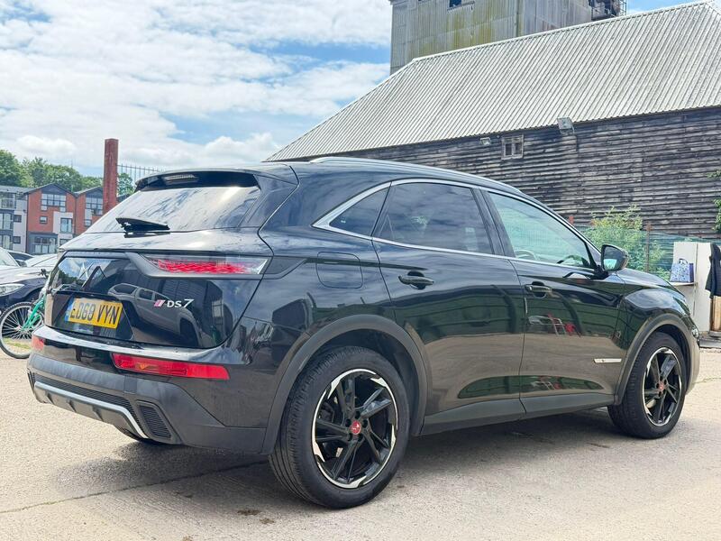 DS Automobiles DS 7 Crossback view 3