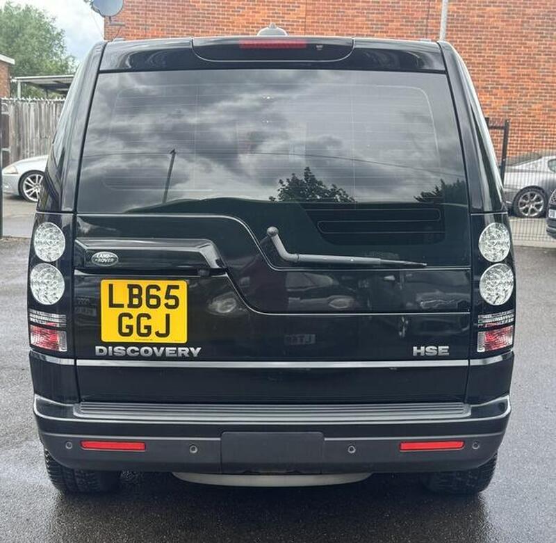 Land Rover Discovery 4 view 4