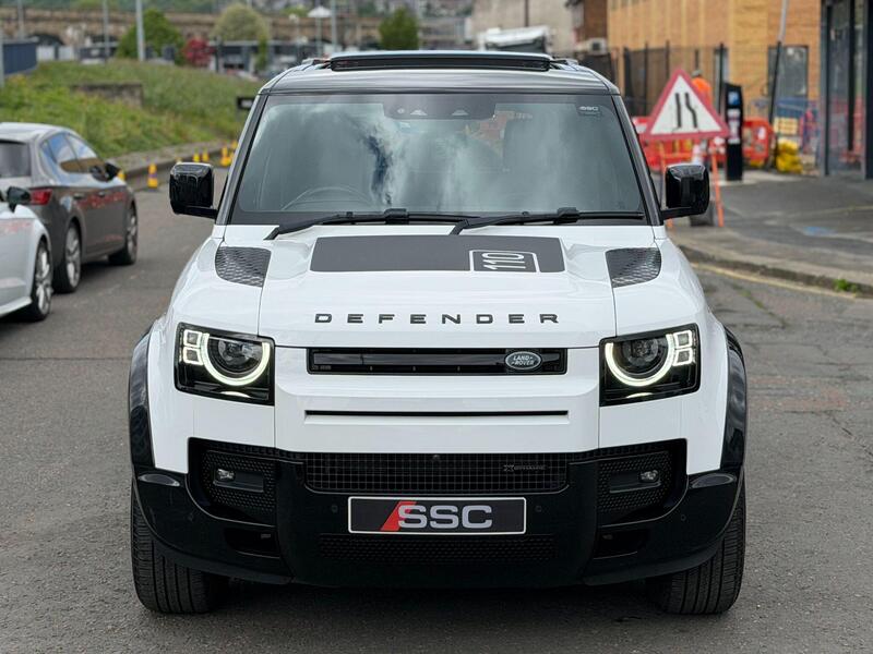 Land Rover Defender view 6