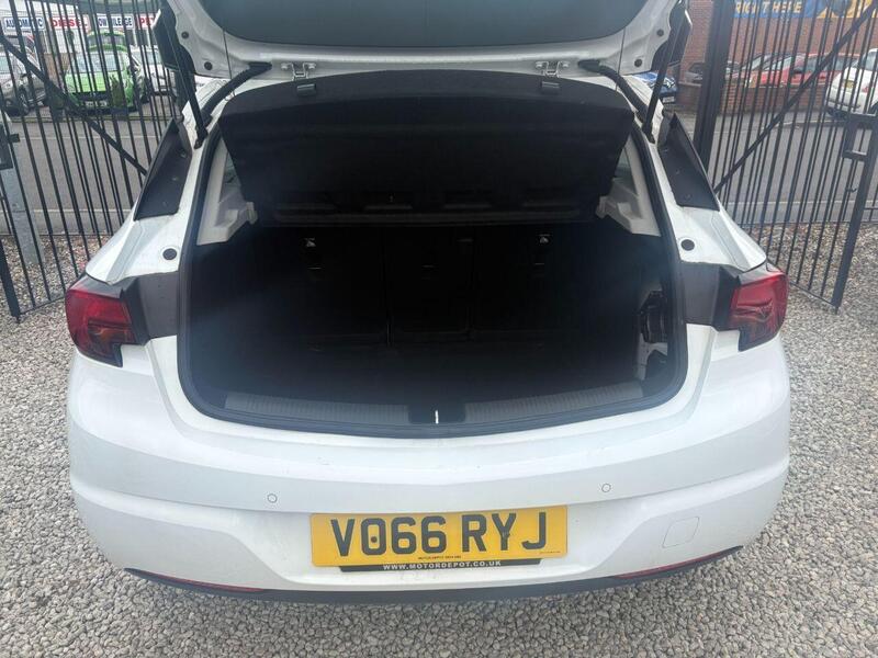 Vauxhall Astra view 7