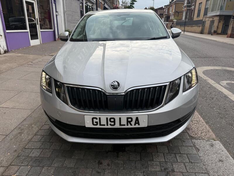 Skoda Octavia — photo 1