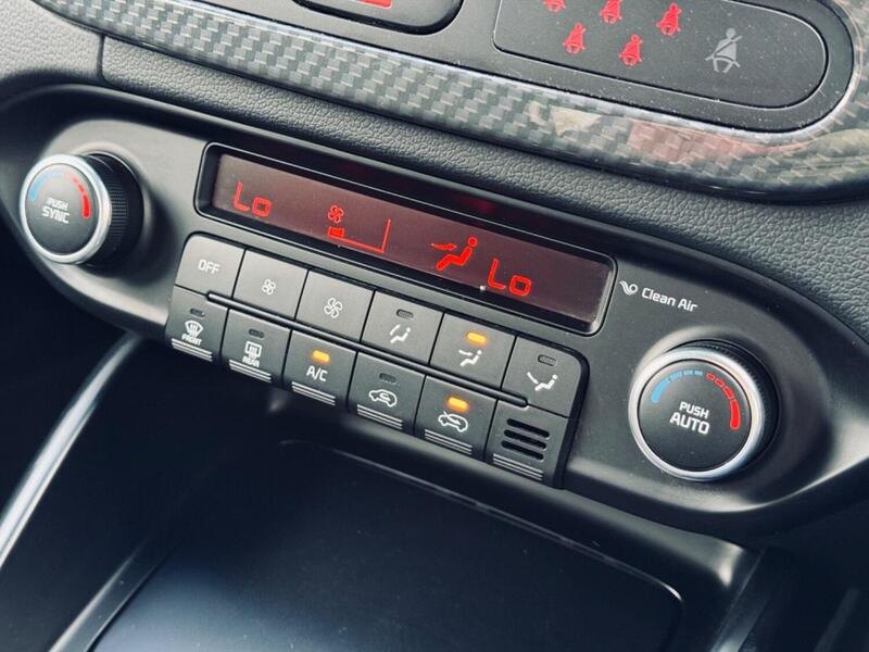 Kia Carens view 17
