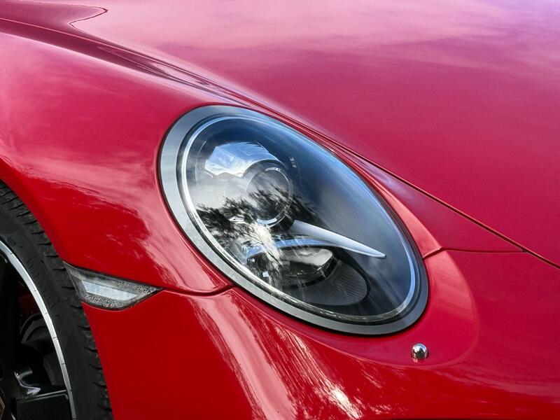 Porsche 911 view 15
