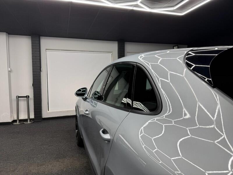Porsche Macan view 6