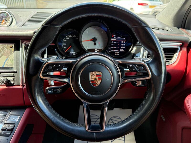 Porsche Macan view 7