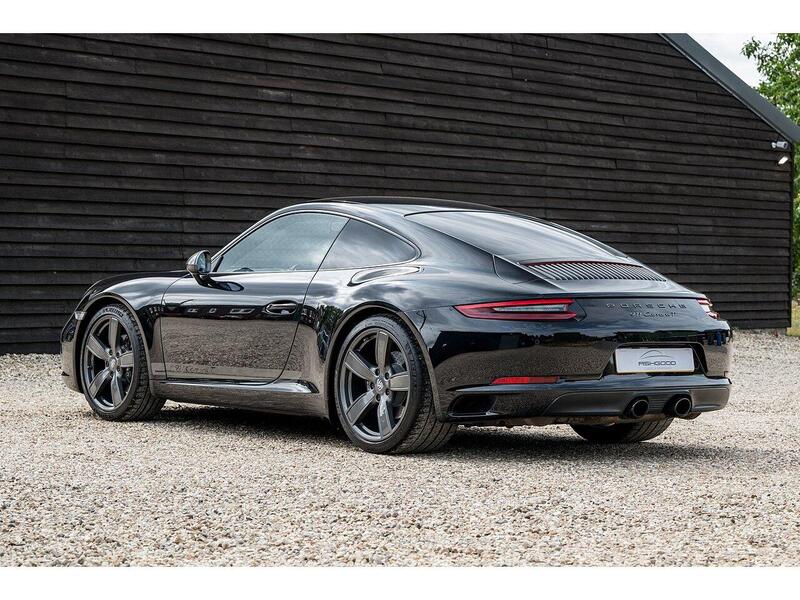 Porsche 911 view 5