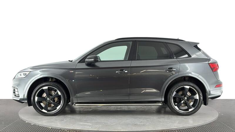 Audi Q5 view 7