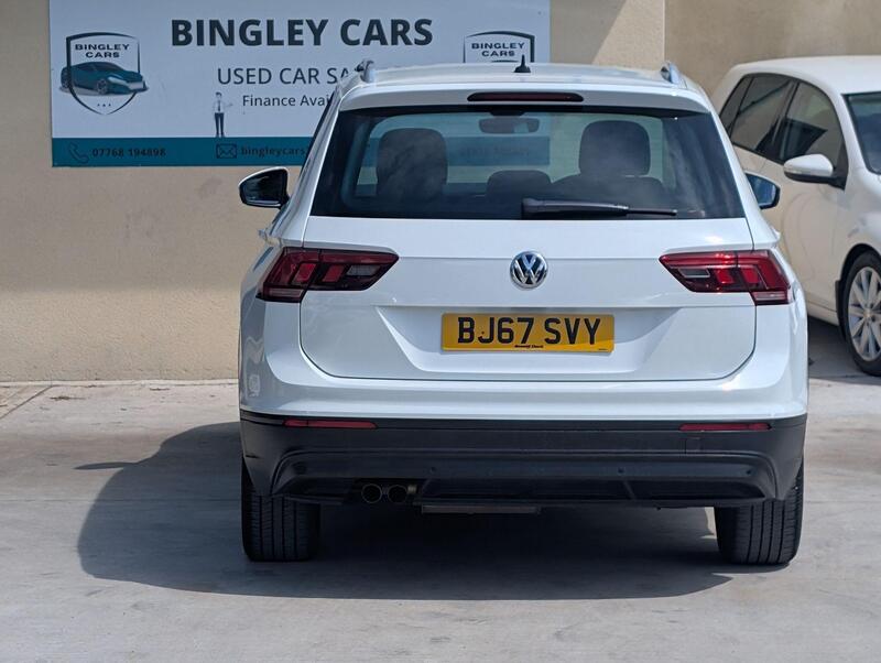 Volkswagen Tiguan view 6