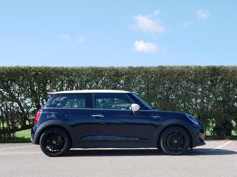 Mini Hatch view 5