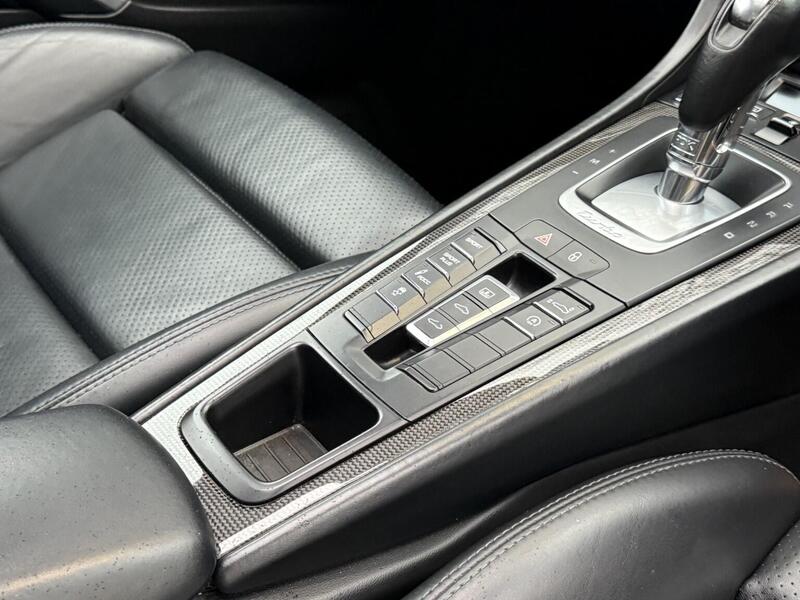 Porsche 911 view 55