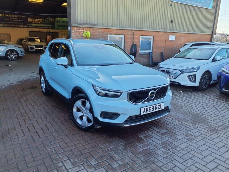 Volvo XC40 — photo 1