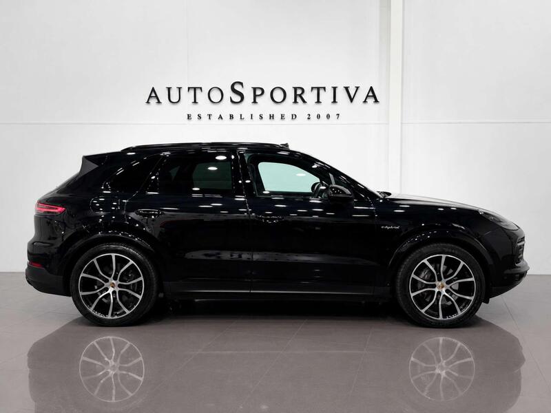 Porsche Cayenne view 3