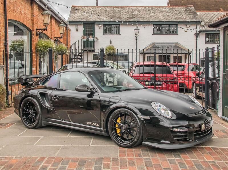 Porsche 911 view 6