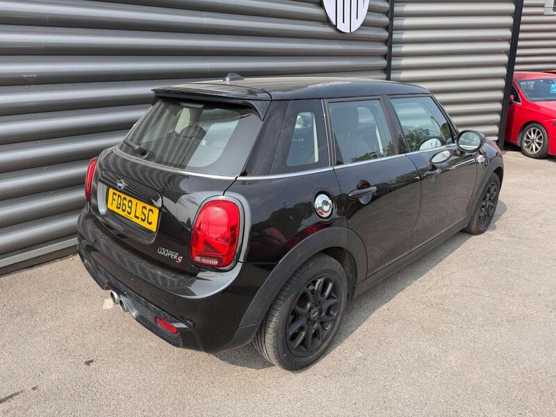 Mini Hatch view 5