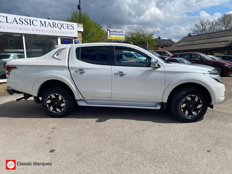 Mitsubishi L200 view 3