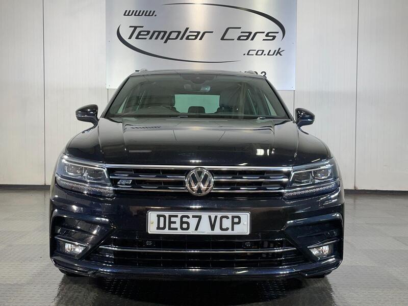 Volkswagen Tiguan view 4