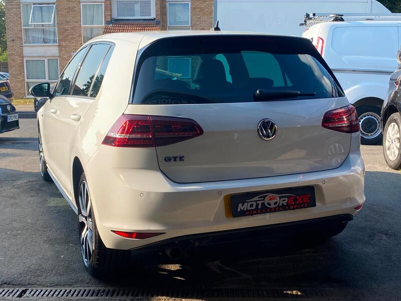 Volkswagen Golf view 6