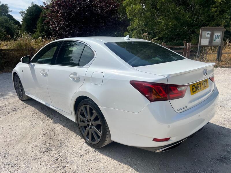 Lexus GS view 4