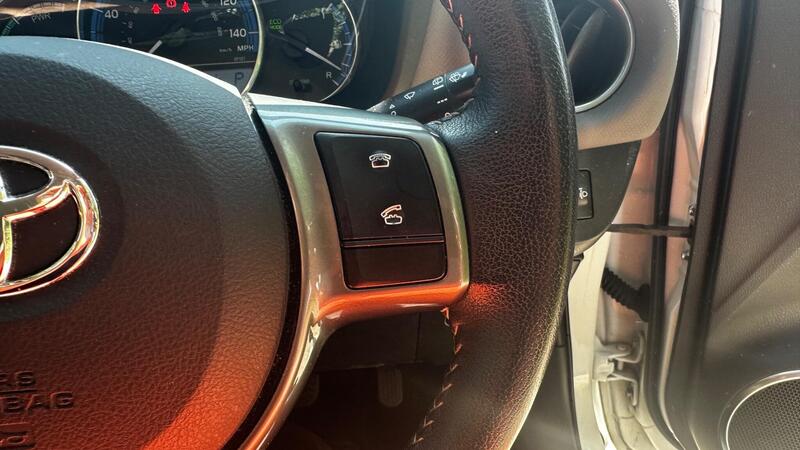 2015 Toyota Yaris — photo 21