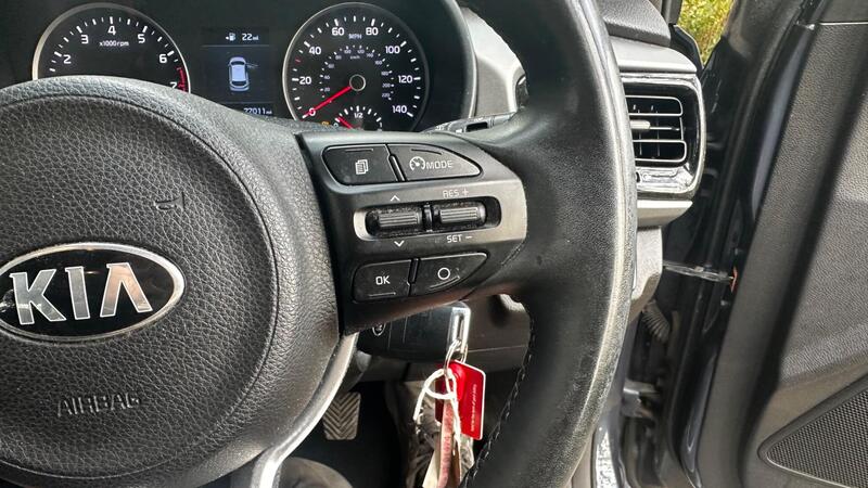 2017 Kia Rio — photo 12