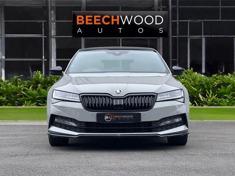 Skoda Superb view 3
