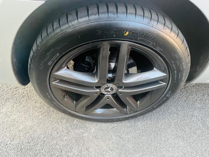 Mercedes-Benz V-Class view 22