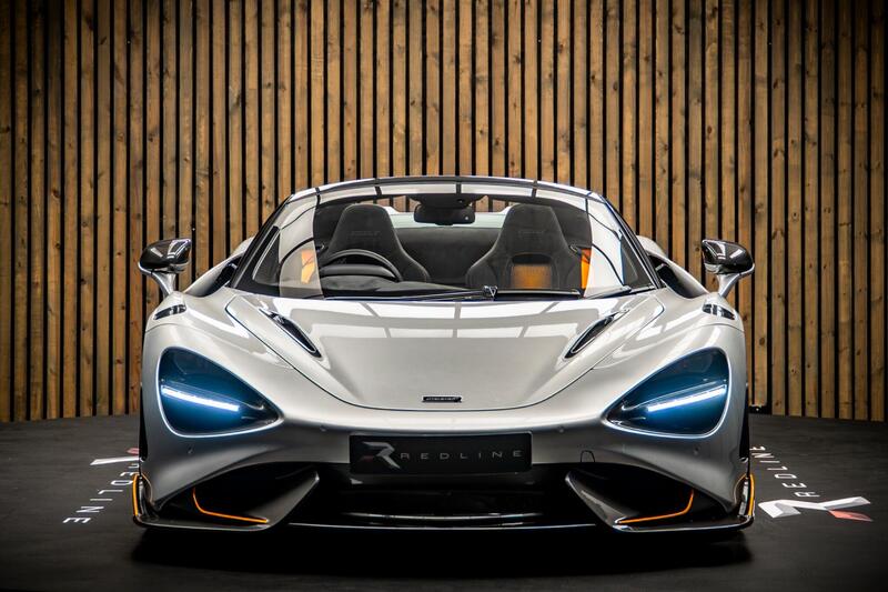 Mclaren 765LT view 5