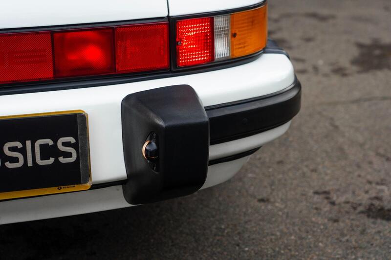 Porsche 911 view 6