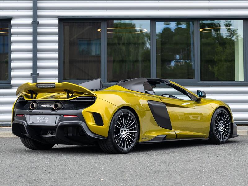 Mclaren 675LT view 3