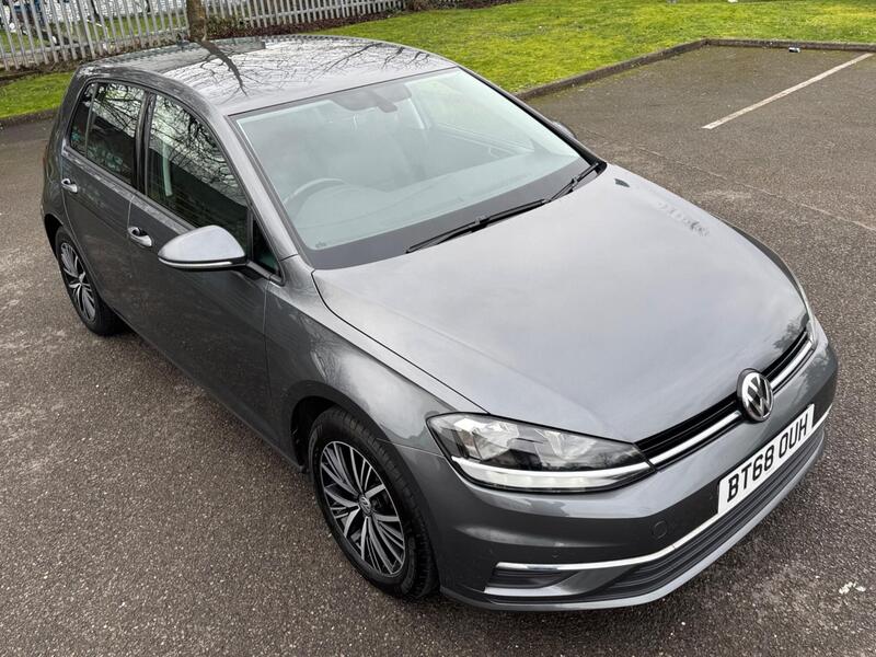 Volkswagen Golf view 3