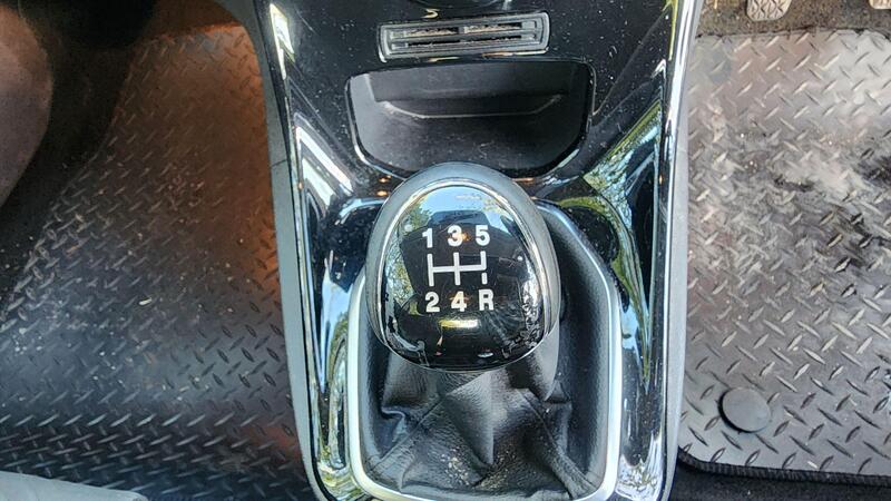 2015 Ford Fiesta — photo 39