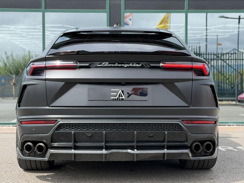 Lamborghini Urus view 6