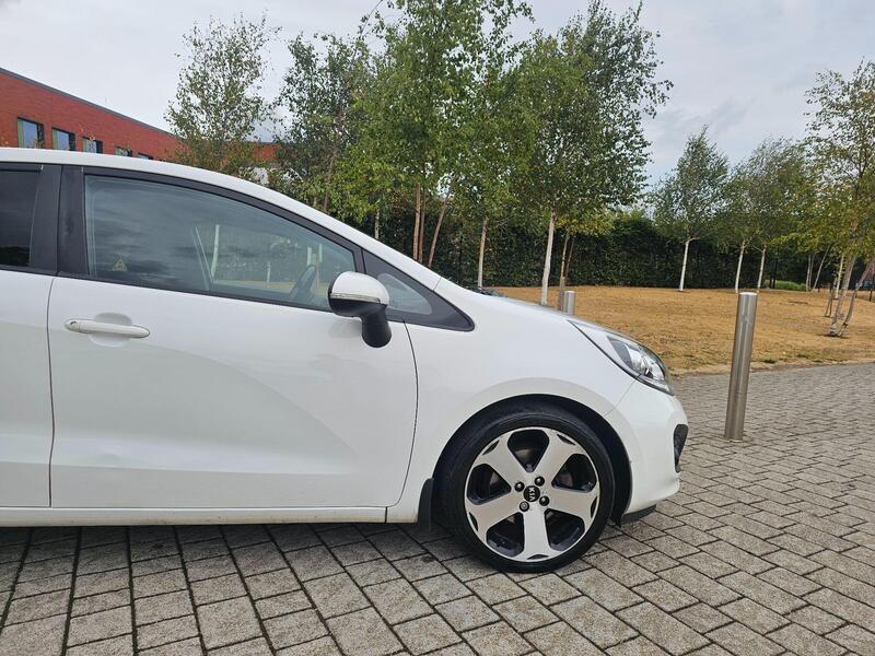 Kia Rio view 6