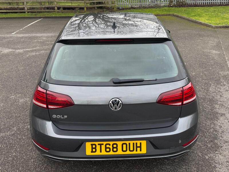 Volkswagen Golf view 6