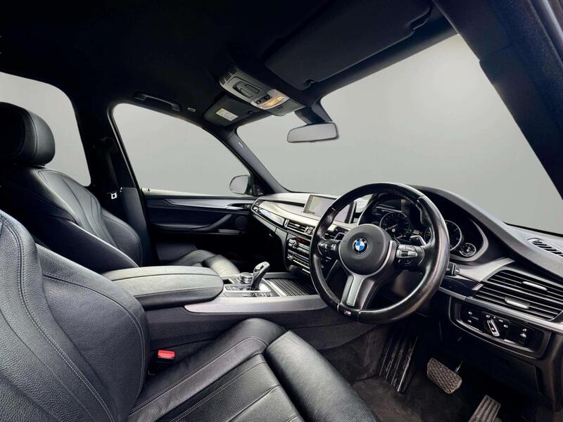 BMW X5 view 2