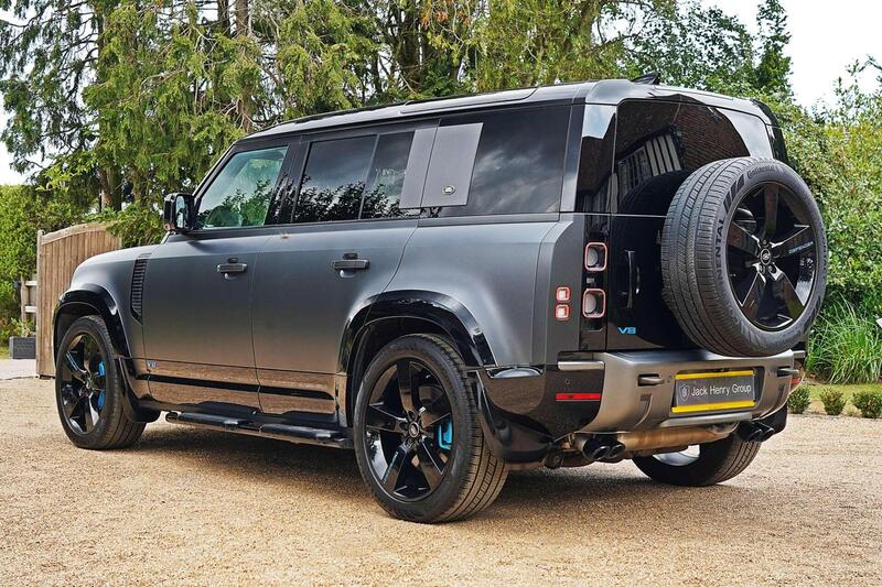 Land Rover Defender view 4